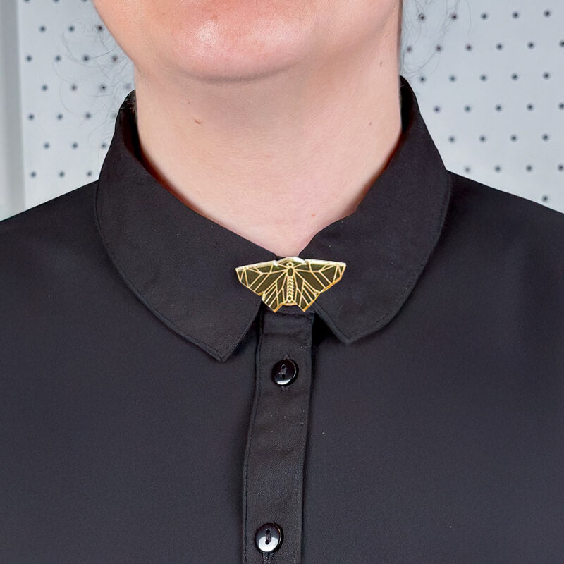 Falena – Copribottone per Camicia