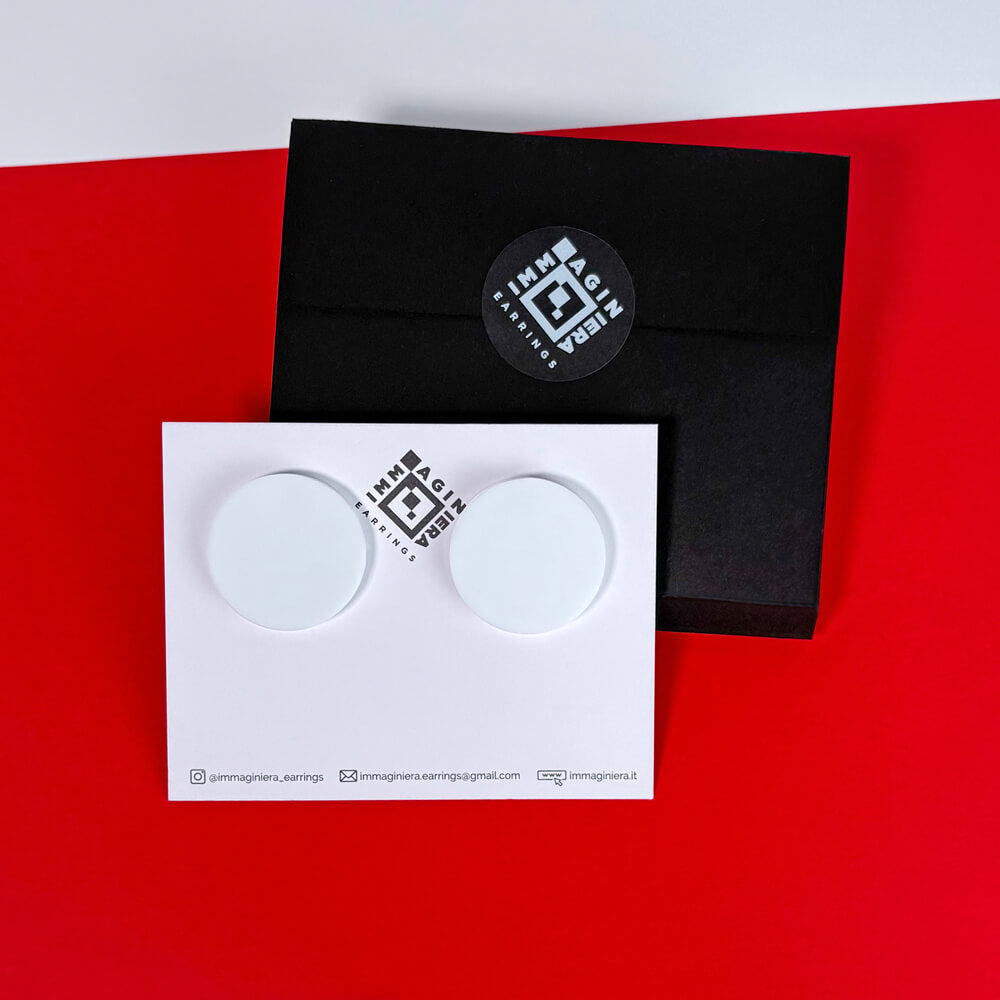 Tondo M – Orecchini in Plexiglas essenziali