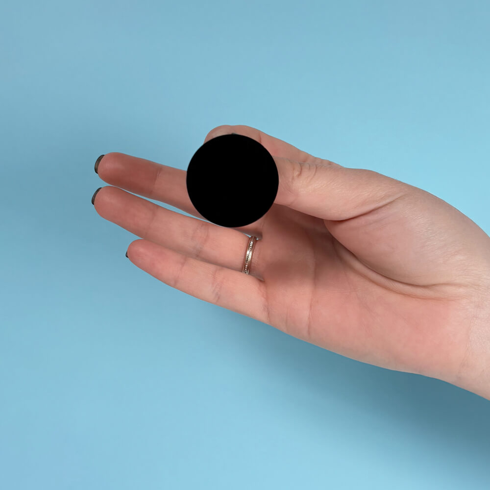 Tondo M – Orecchini in Plexiglas essenziali